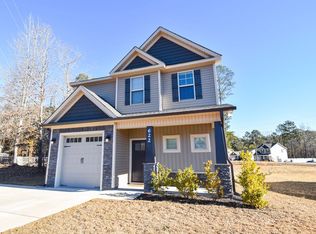 622 Bill Shaw Rd, Spring Lake, NC 28390