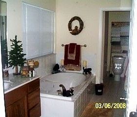 Master Bath/Whirlpool