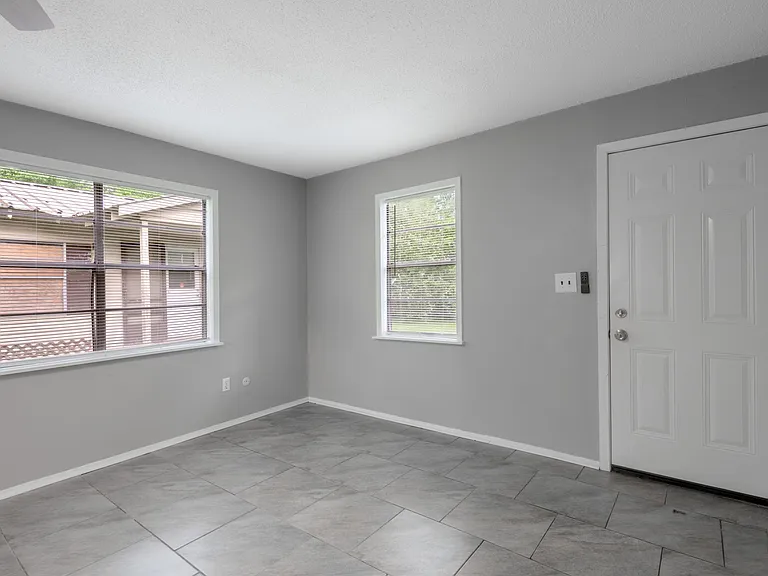 700 Gray St #1 — Photo 9