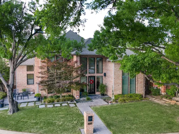 5804 Preston Fairways Dr, Dallas, TX 75252