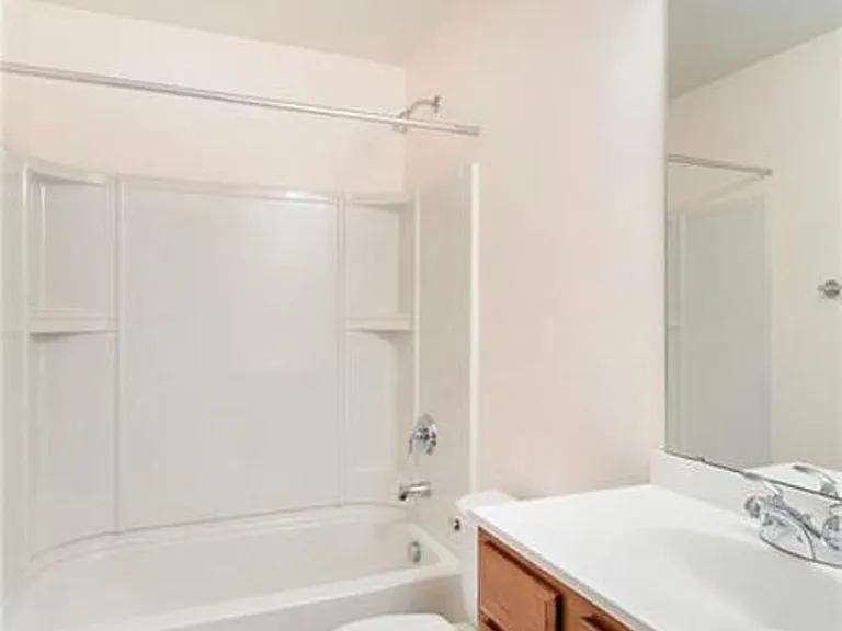 225 Persimmon Ln — Photo 12