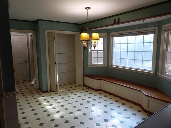 4th image of 101 Spring St