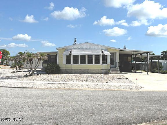 4th image of 719 Fieldstone Ave