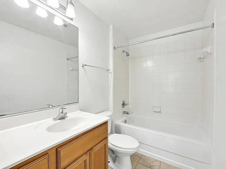 Cambridge Cove and Kathleen Pointe Apartment Homes — Photo 40