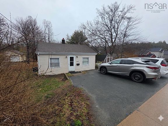 2nd image of 365 Hammonds Plains Rd