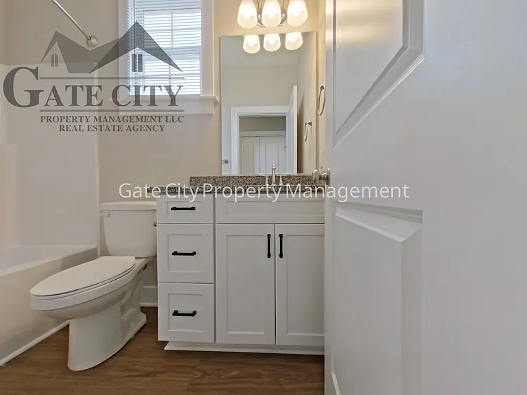 38 E 4th St — Photo 16