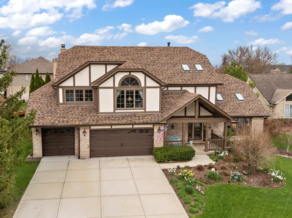 10711 Landings Dr, Orland Park, IL 60467
