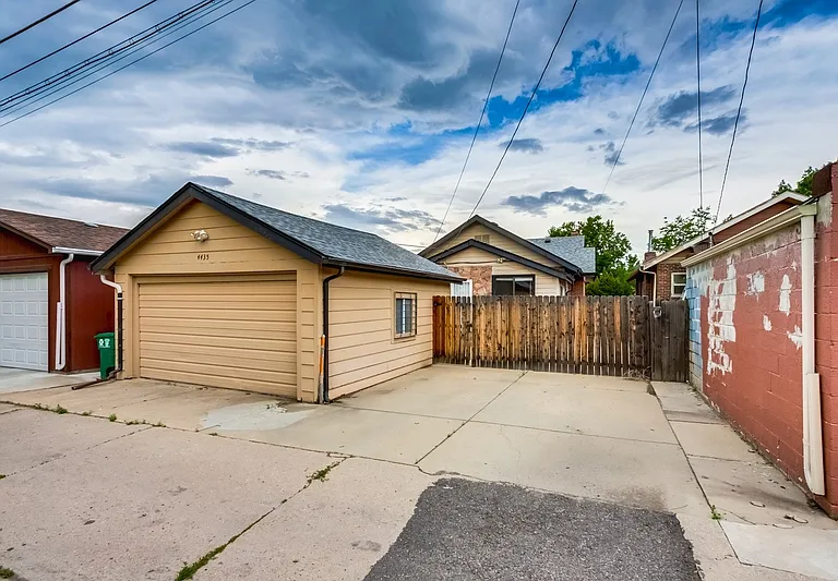 4435 N Clay St — Photo 39