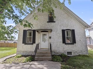 838 N 1st St, Rockford, IL 61107