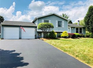 5 Adobe Dr, West Henrietta, NY 14586