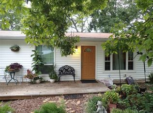 56 Lois Ln, Fenton, MO 63026