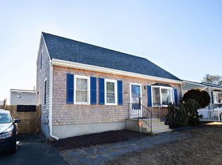 910 Oakley St, New Bedford, MA 02745