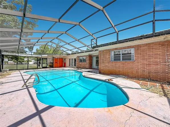 605 COURTNEY DRIVE, TAMPA, FL 33617