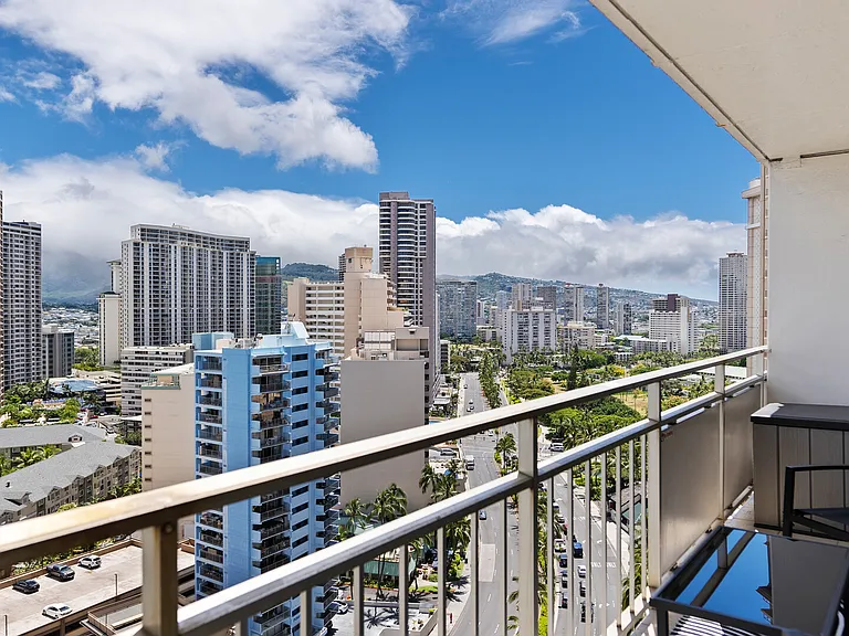 Ala Moana Blvd — Photo 20