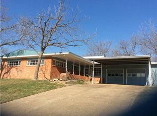 6829 Park Place Dr, Richland Hills, TX 76118