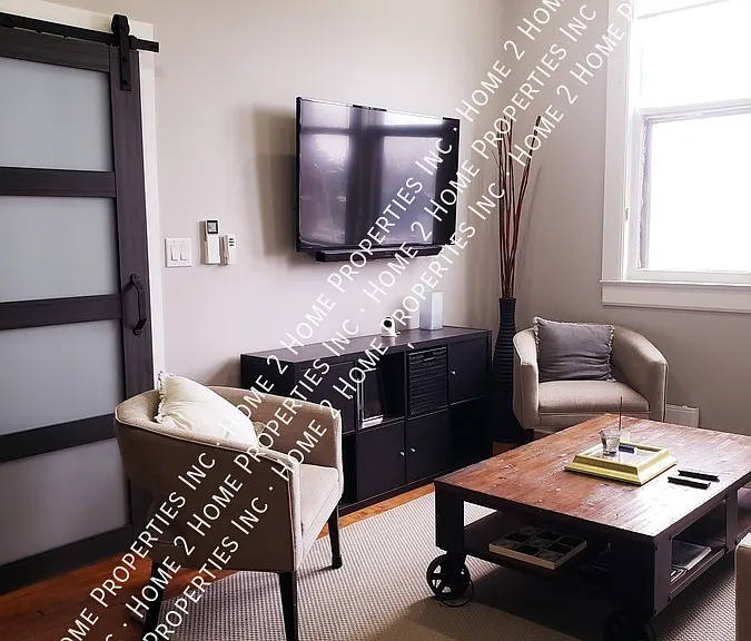 1154 Wyandotte St W #2 — Photo 8