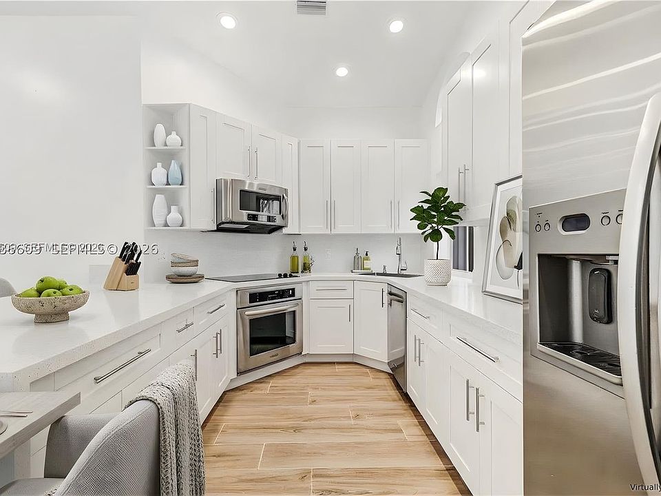 1st image of 1290 Seagrape Cir