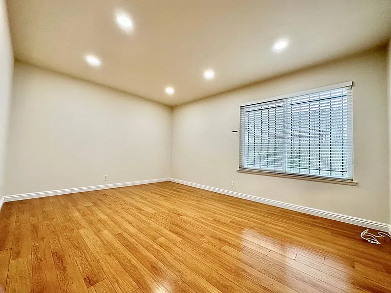 13103 Beach St — Photo 12