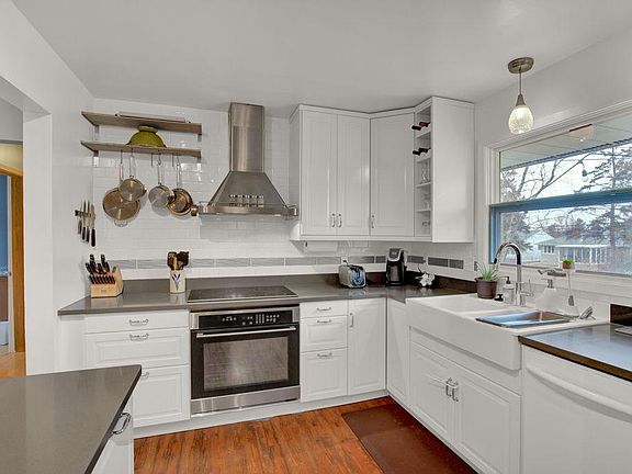 5th image of 1441 Eldridge Ave W