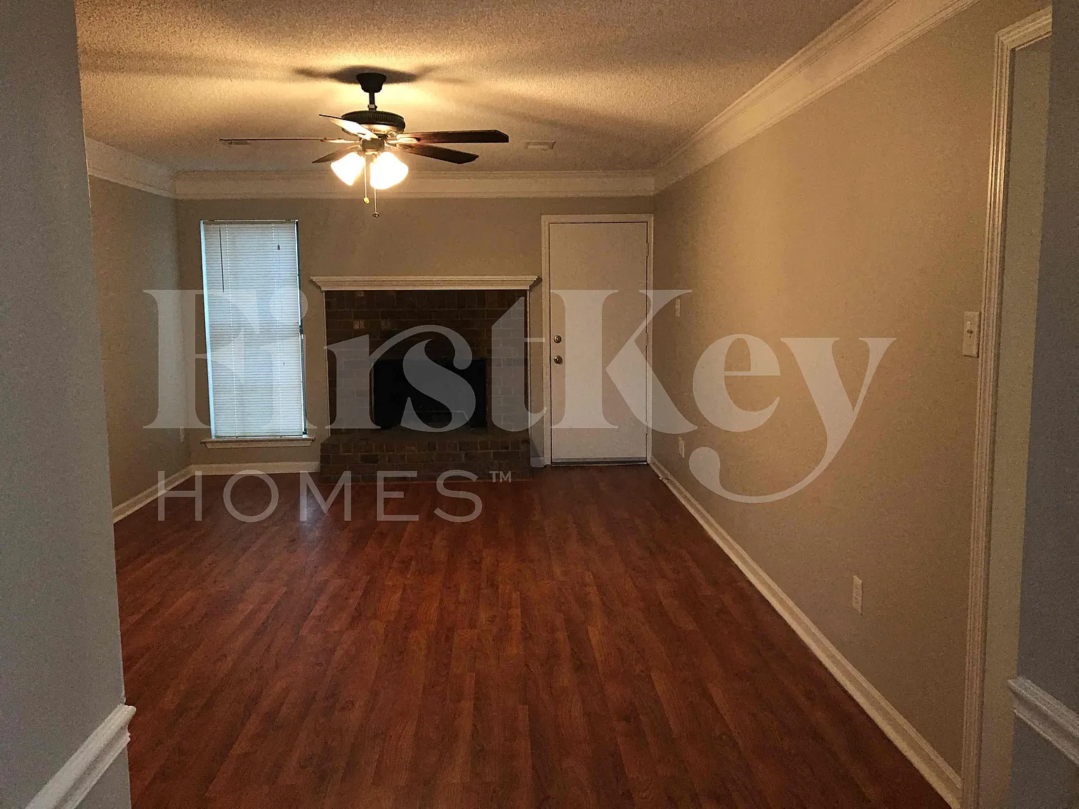 3 bed, 2.0 bath, 1312 sqft, $1,365 — Photo 2