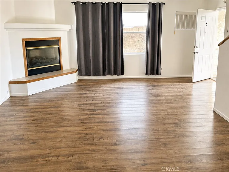 715 S Walnut Ave #3 — Photo 2