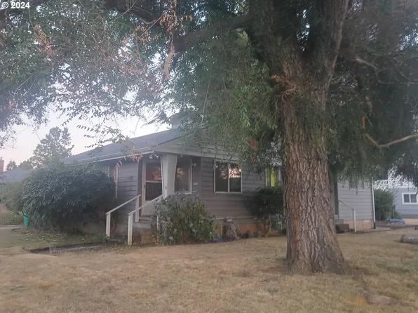 8516 SE Main St, Portland, OR 97216
