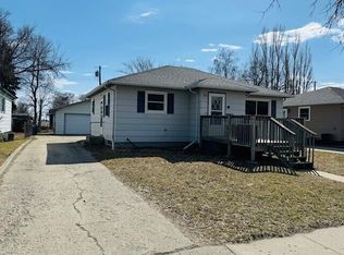 810 1st St NE, Devils Lake, ND 58301