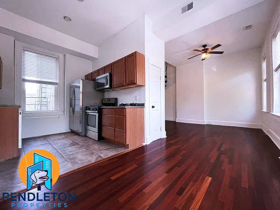 Building Photo - 519 E 13th St #2
