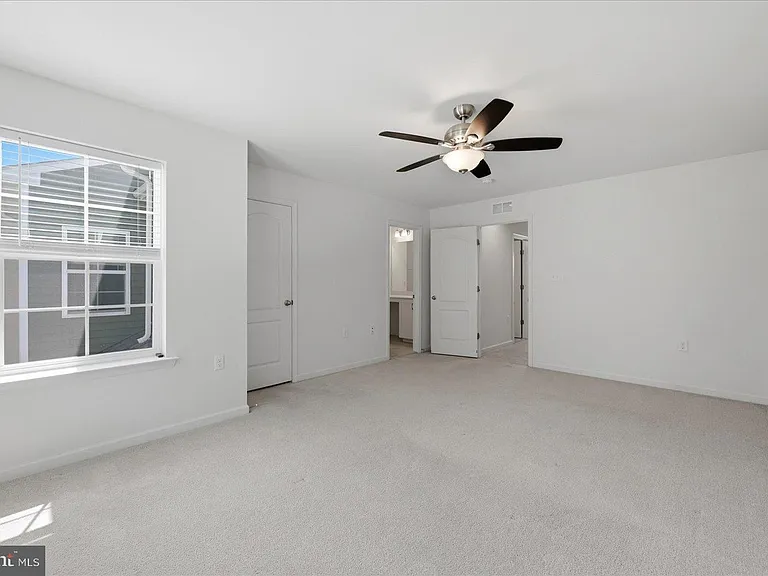 658 Thumper Dr — Photo 16