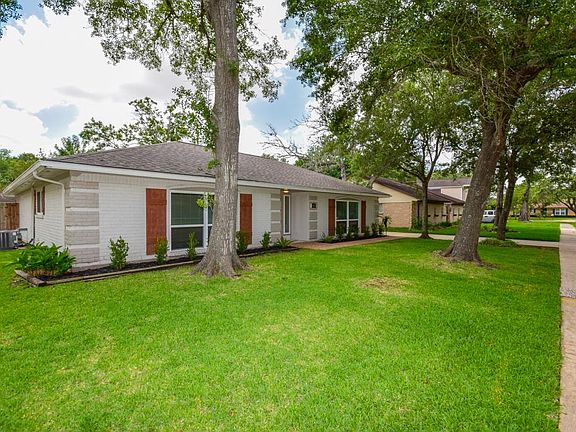 2nd image of 13911 Baytree Dr