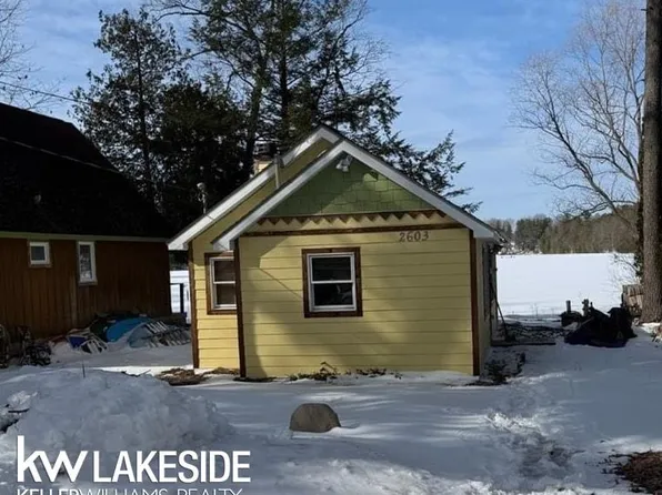 2603 Crescent Shores Dr, Traverse City, MI 49685