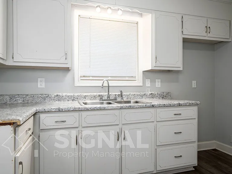 4724 Terrace S #M — Photo 11
