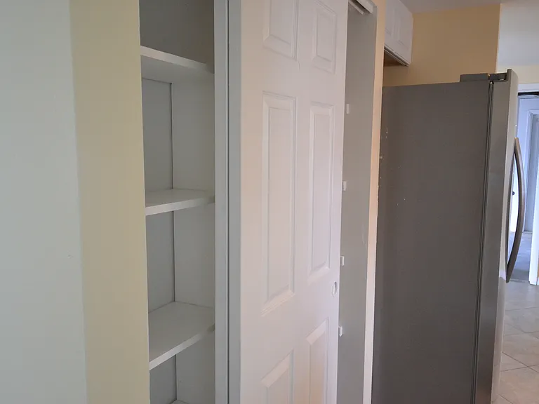 1351 Whitehall Ln — Photo 16