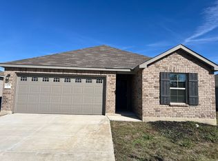 1379 Rios Bend Dr, New Braunfels, TX 78130