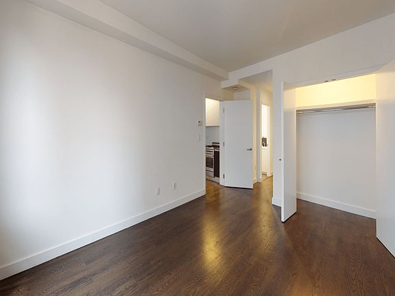5th image of 666 W End Ave #21BC