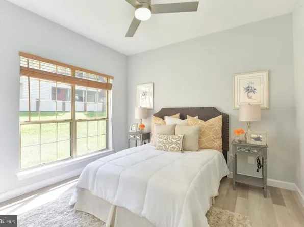 12158 Penderview Ln, Fairfax, VA