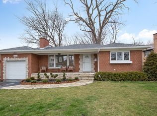 1728 Marcee Ln, Northbrook, IL 60062