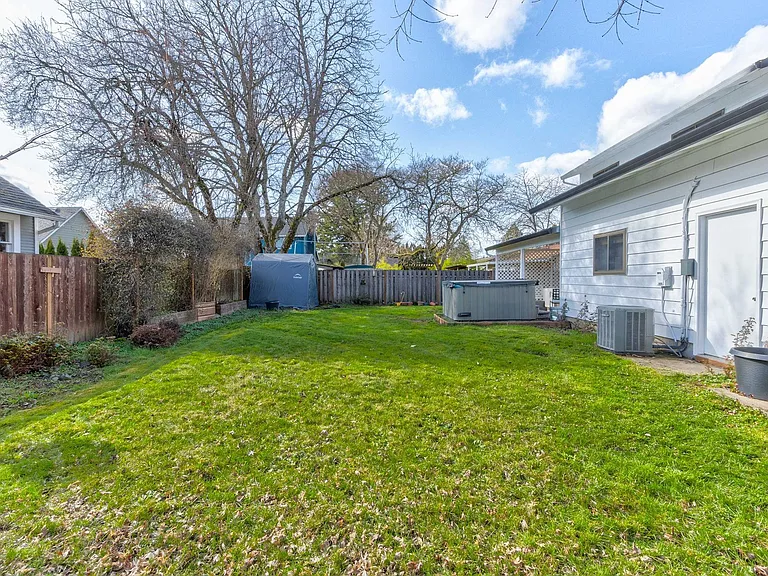 508 E Mission Dr — Photo 42