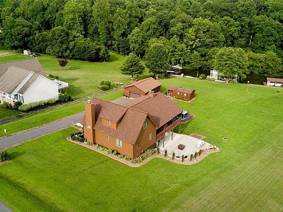 3rd image of 5813 Blue Ridge Rd