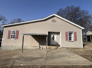932 Hatchie St, Covington, TN 38019