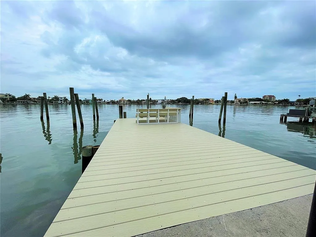 2 bed, 2.5 bath, 1176 sqft, $3,995 — Photo 1