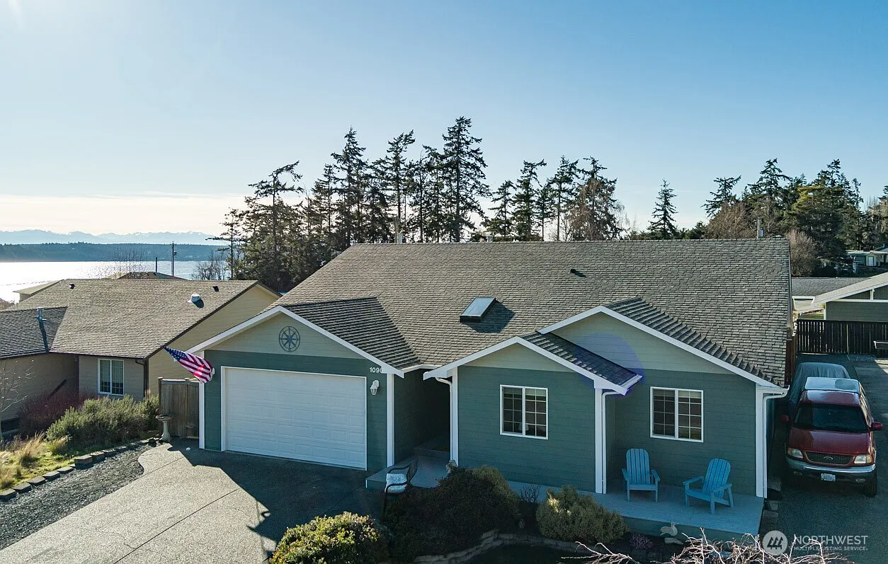 1090 Landing Circle photo 1