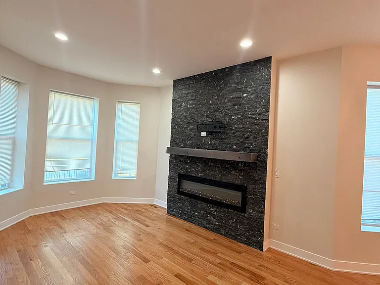 6350 S Champlain Ave #1 — Photo 3