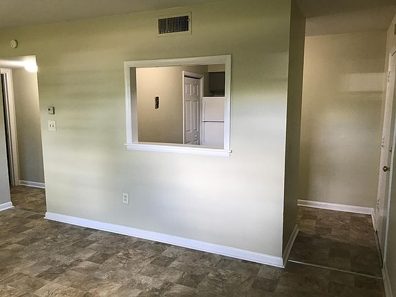 2nd image of 423 Janette Ave SW #3