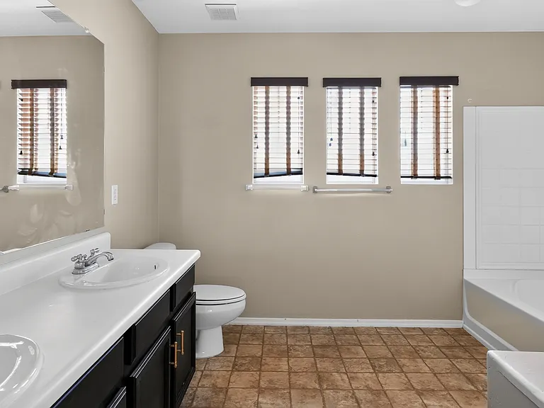 3032 W Cavalry Dr — Photo 7
