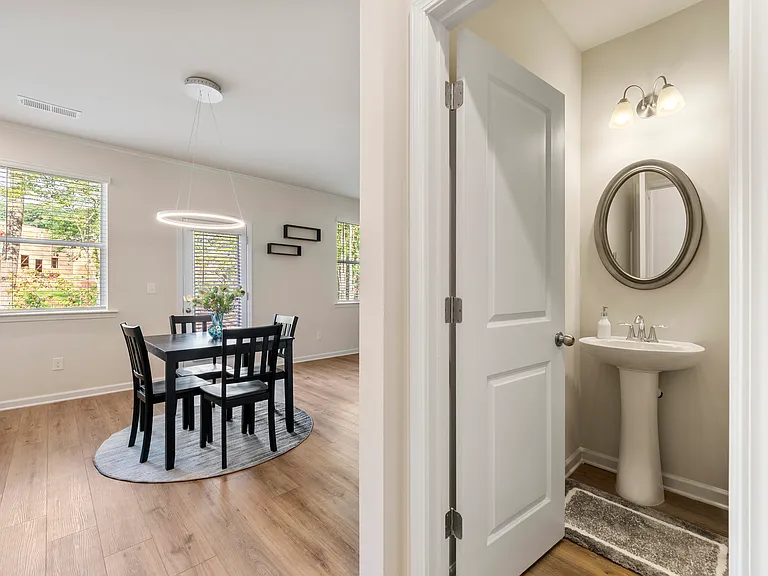 535 Hancock Dr SE — Photo 10