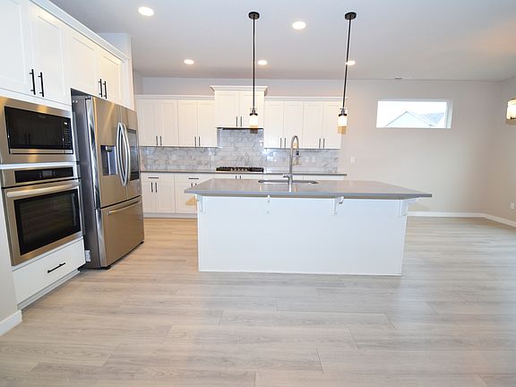 5th image of 1690 S Quartz Dr