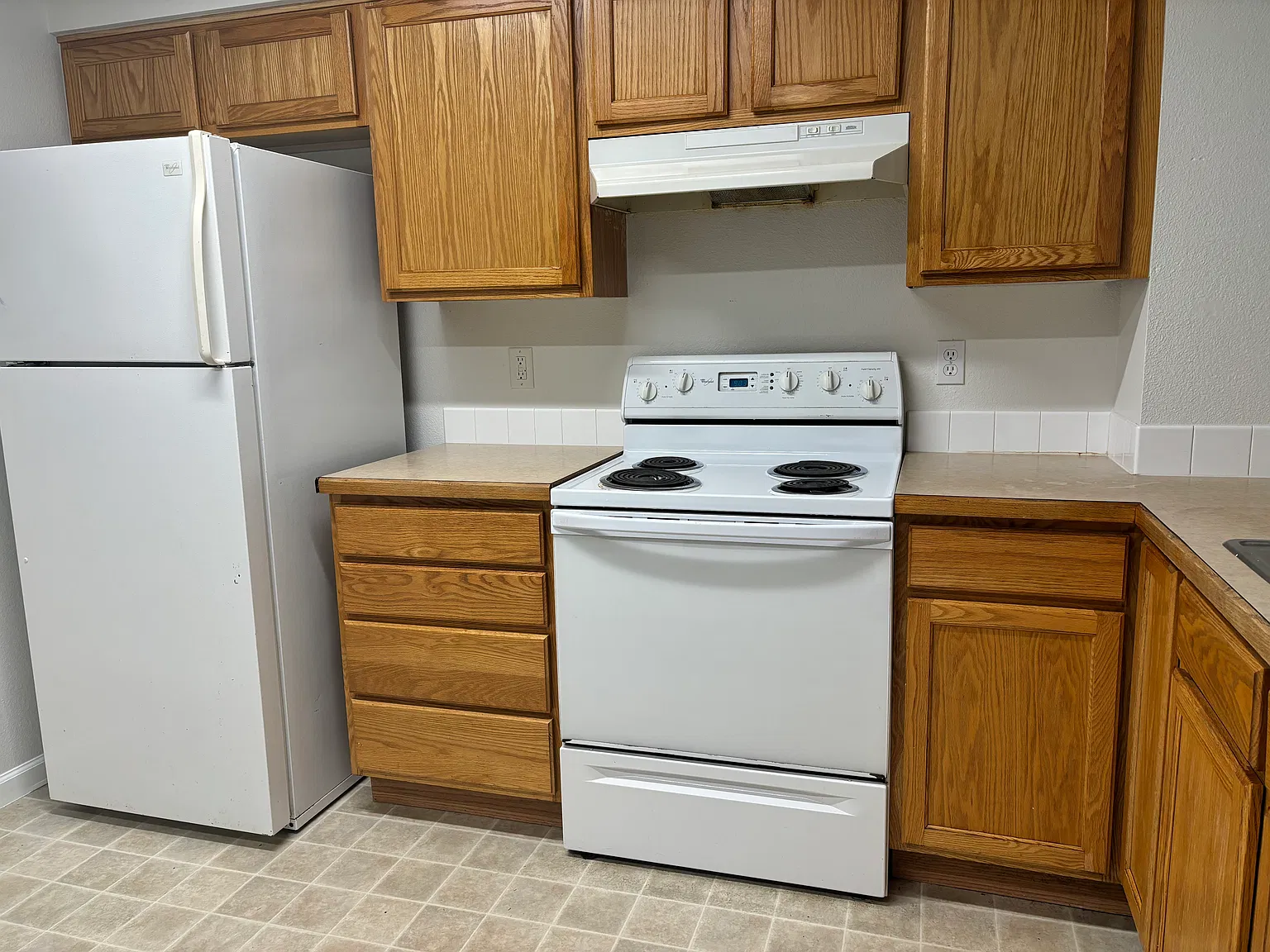 2 bed, 836 sqft, $1,350 — Photo 2