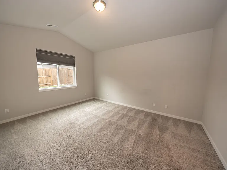 4507 NE 182nd St — Photo 9
