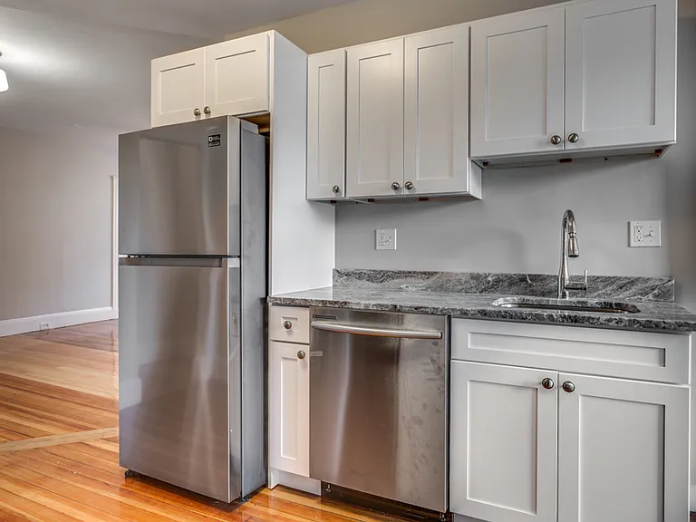 54 Fuller St #3L — Photo 3